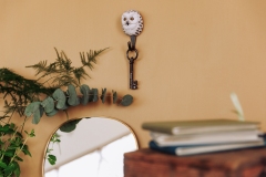 Wildlife_Garden_WG4795_Hook_snowy-owl_Lifestyle1_filtered