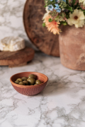 WG5137_BowlRippleXS-Hazelnut_Lifestyle