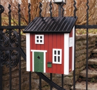 WG308 Mail Cottage Red in environmen