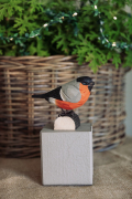 Wildlife_GardenWG4409_DecoBird_Bullfinch_Christmas23_Lifestyle2